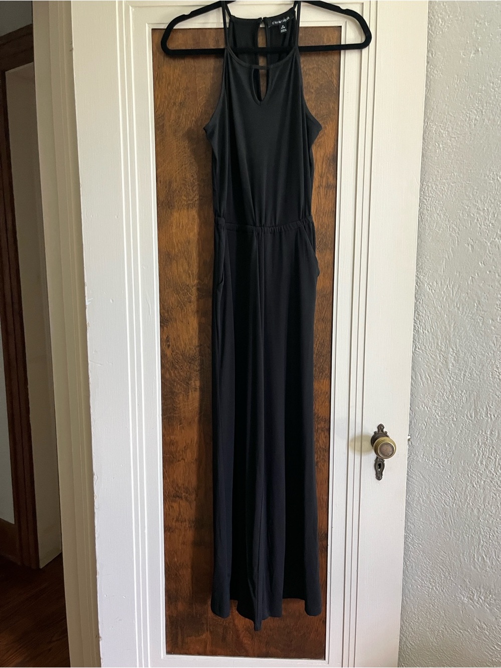 Women's Black Sleeveless pant suit/romper with Keyhole Neckline and pockets